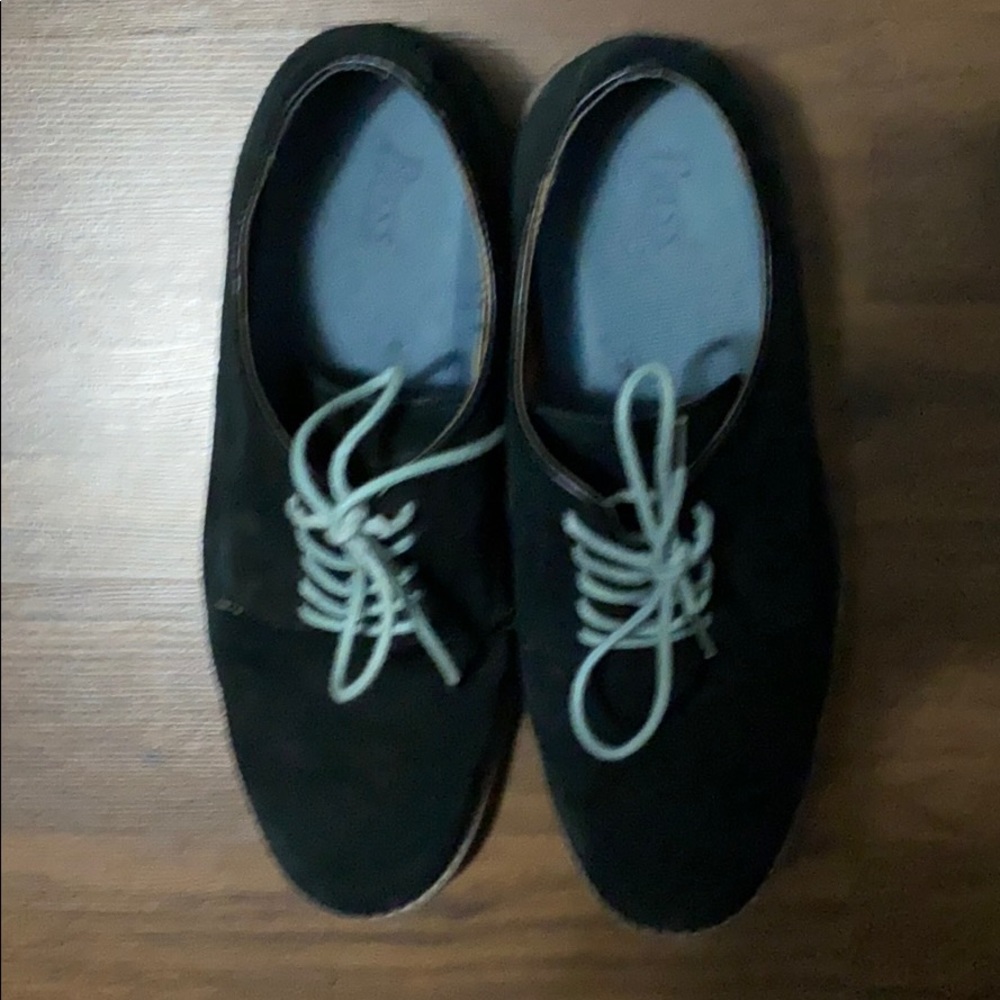 Shoes - Picture 5 of 5